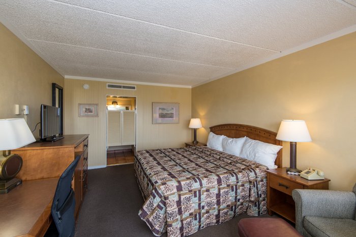 Landmark Lookout Lodge Rooms: Pictures & Reviews - Tripadvisor