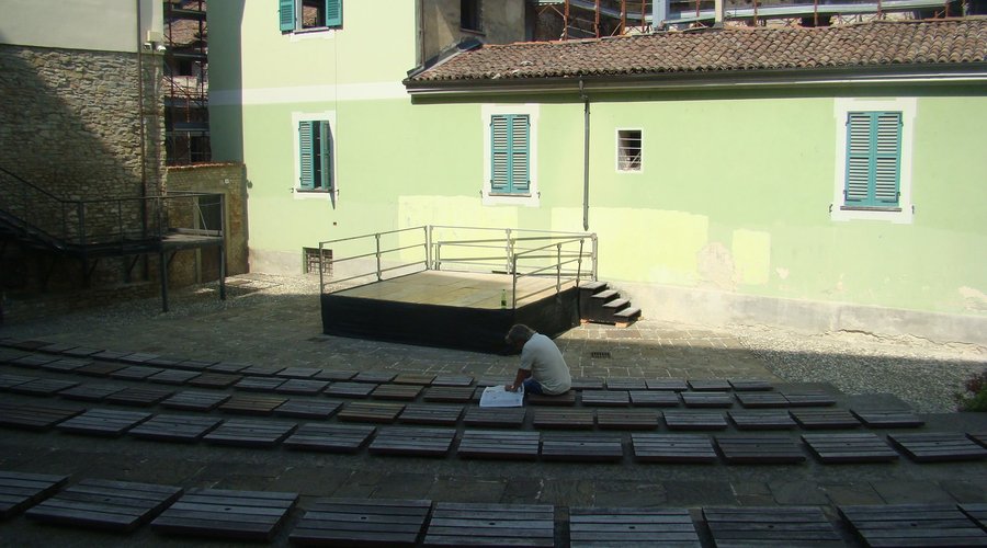 Vue d'ensemble du théâtre romain