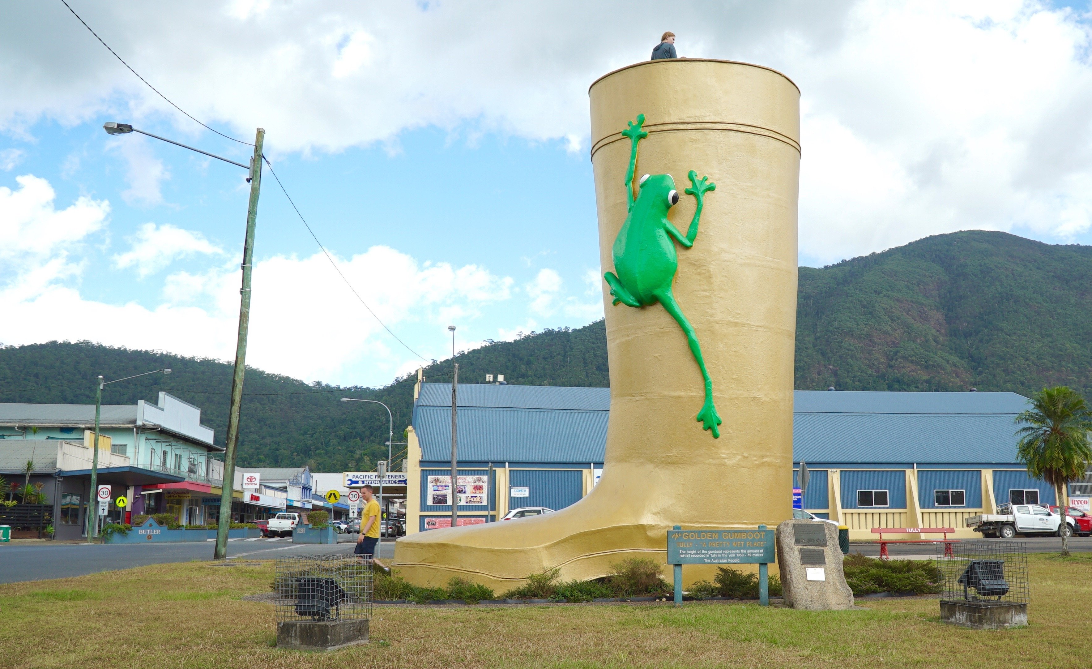 Gold gumboots clearance