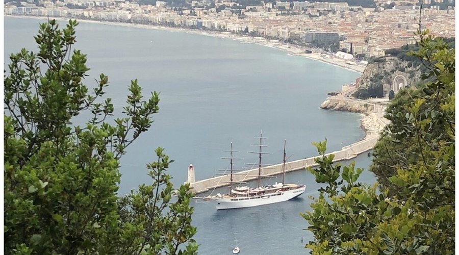Aussicht vom Mont Boron auf den Hafen von Nizza😍