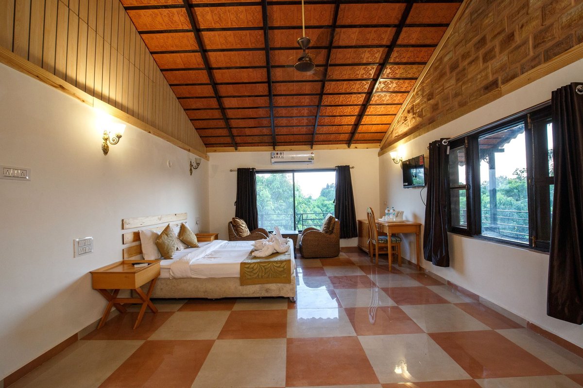 Gir Lions Paw Resort With Swimming Pool Rooms: Pictures & Reviews ...