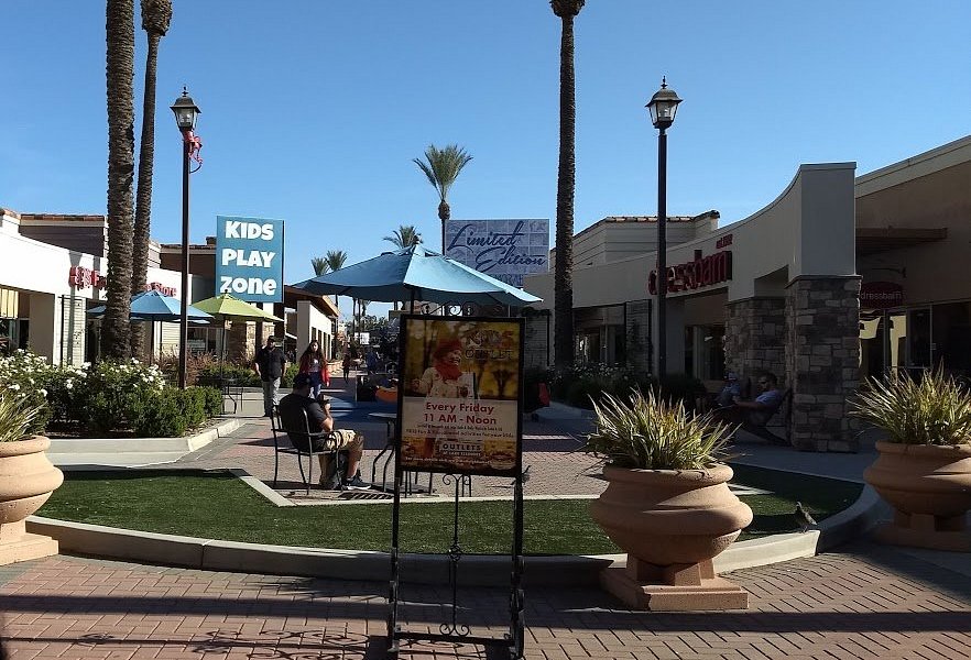Outlets at Lake Elsinore image