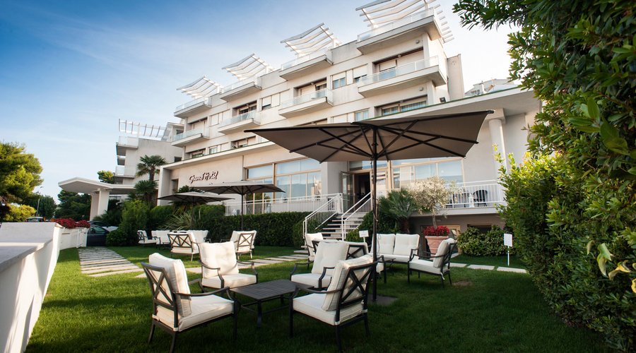 Facciata esterna dell'Hotel