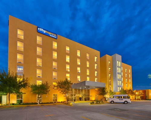 4 minutes from BJX!!! - Review of Holiday Inn Express & Suites Silao ...