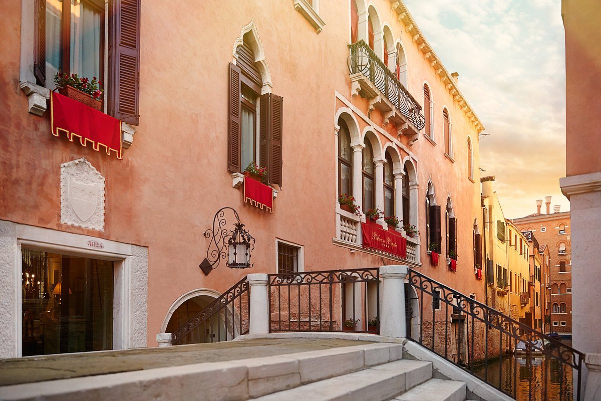 Palazzo Paruta &amp; Wellness Apartments, hotel in Venice