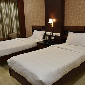 Standard Twin Bed Room