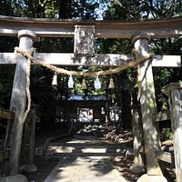 山王宮の神額が掛かる