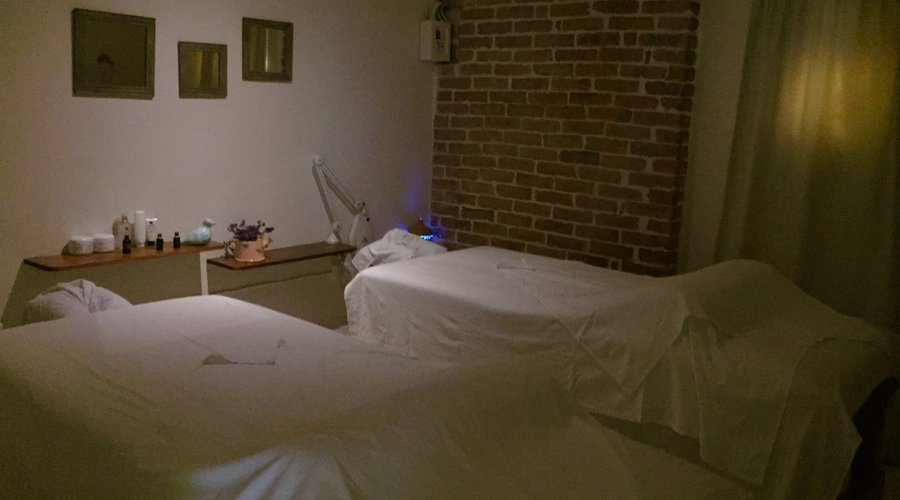  Cabin for couples massage 