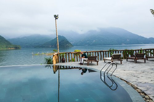 Relax at swimming pool - maichau hideaway
