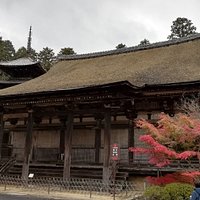 重厚感のある本堂です