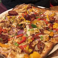 Jerk chicken pizza