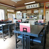 明るい店内