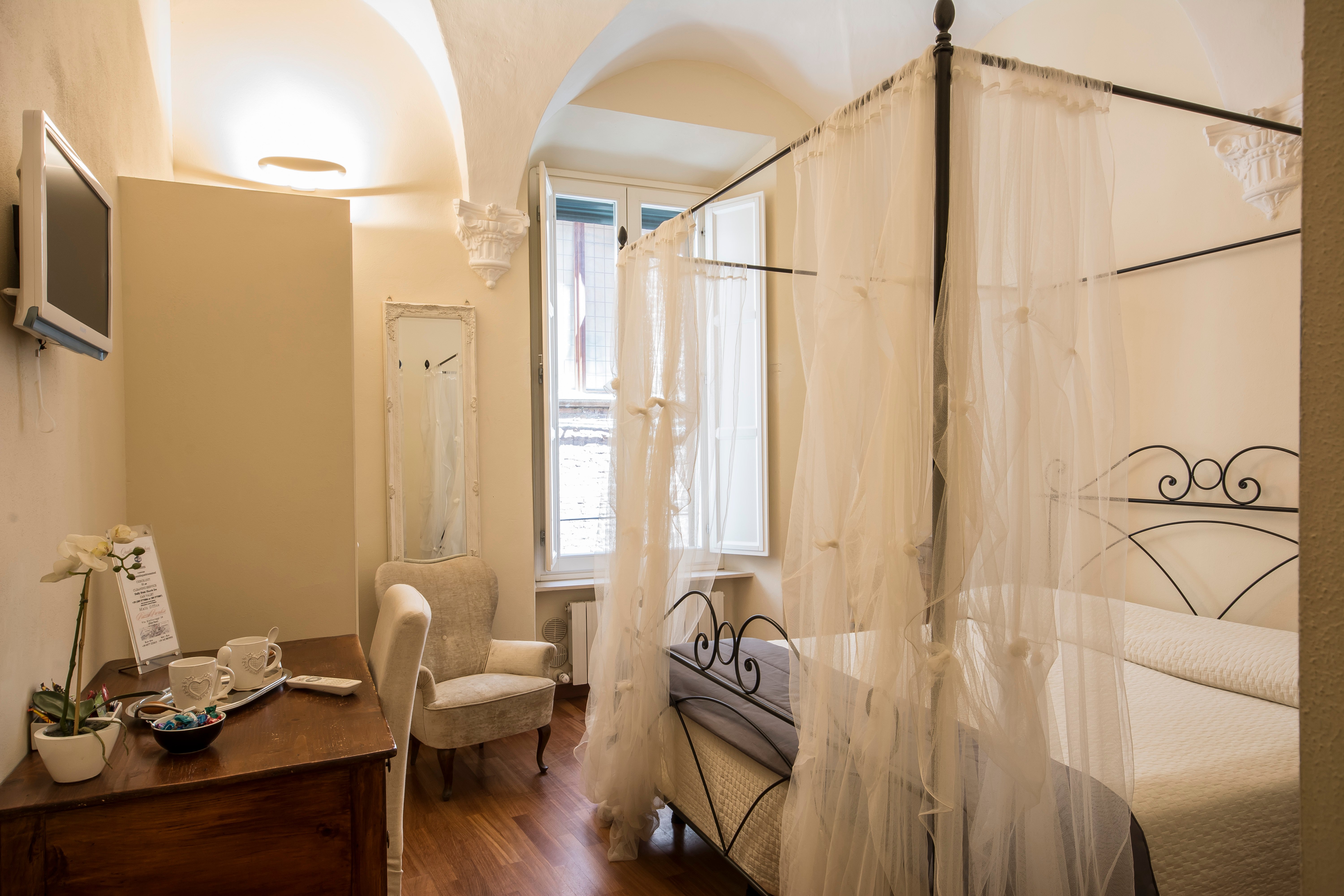 BED & BREAKFAST QUATTRO CANTONI - Prices & B&B Reviews (Siena, Italy)