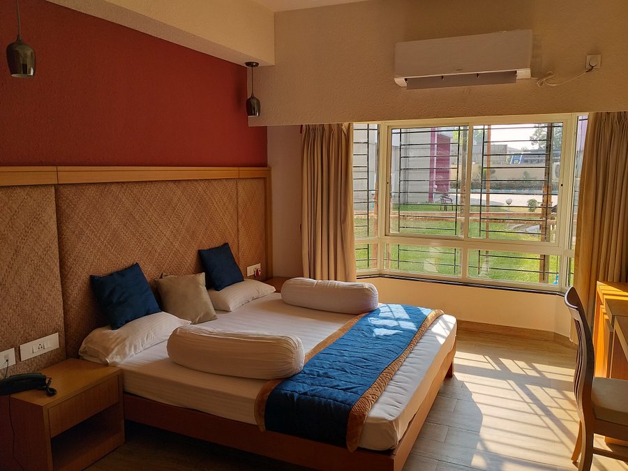 mainak tourist lodge siliguri