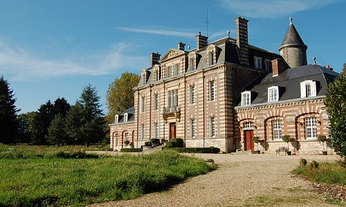 The front of the Chateau