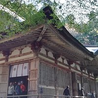 均整のとれた美しい本堂です