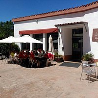 Entrada Principal Restaurant Masia Can Jané en Collserola.
Abiertos los viernes, los fines de semana y los festivos.
Carnes y Verduras a la Brasa y todo tipo de Comida Catalana.