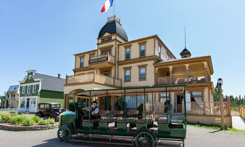 Une autre journée magnifique au Village historique acadien! Prolongez le plaisir en réservant votre chambre à l'Hôtel Château Albert! / Having a great time at the Village? Stay for the night at the Hôtel Château Albert! 

