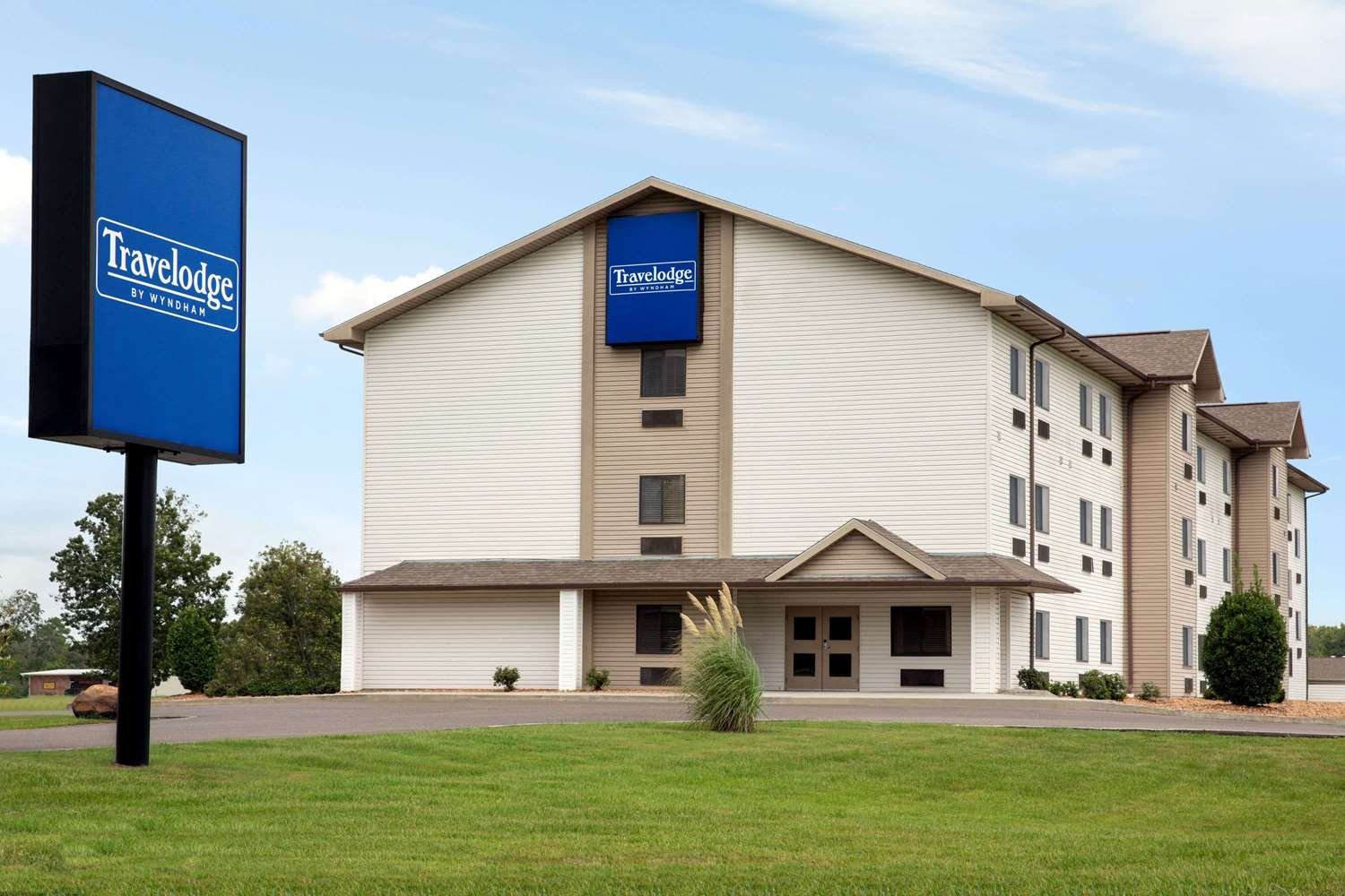 TRAVELODGE BY WYNDHAM LIVONIA - Prices & Hotel Reviews (LA) - Tripadvisor