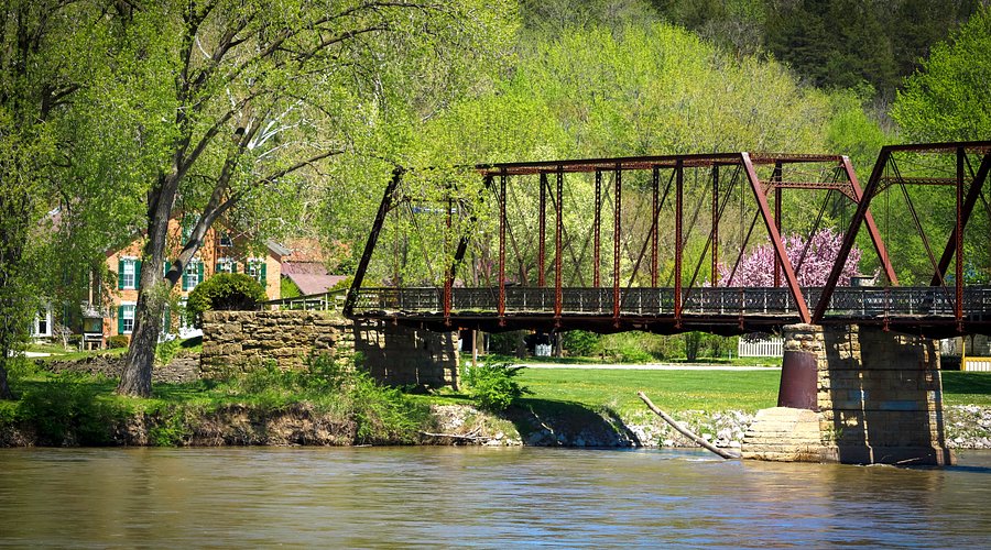 Photo of car ferry across Des Moines river, between Missouri and Iowa Photo of car ferry across Des Moines river, between Missouri and Iowa