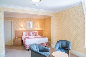 Room & Suite