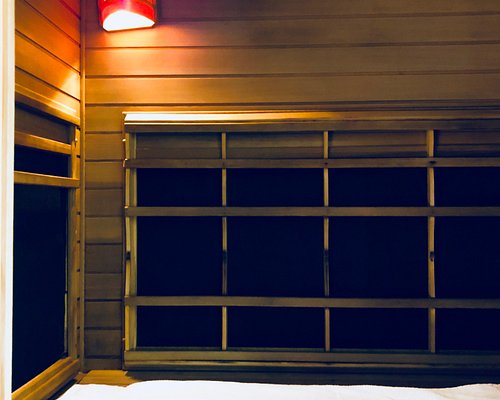 https://dynamic-media-cdn.tripadvisor.com/media/photo-o/15/8b/ae/47/infrared-sauna.jpg?w=500&h=400&s=1