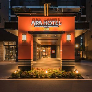 ホテル外観・正面玄関