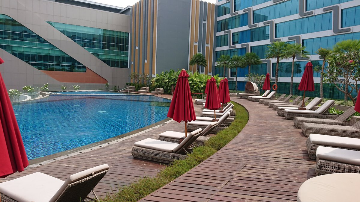 Yogyakarta Marriott Hotel Pool Pictures & Reviews - Tripadvisor