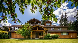 Bella Coola Mountain Lodge in Hagensborg