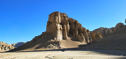 This is a photo of typical land form of West Tibetan. We started our journey from Lhasa, the capital of Tibet, driving across Ali area, where average altitude is above 4000m above sea leaver and ended the trip in Kashgar, a very important spot on Old Silk Road in west China...