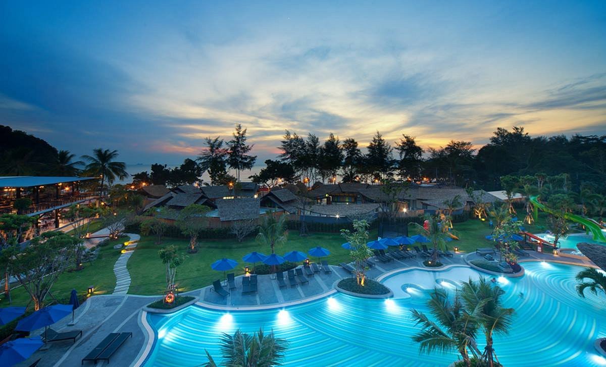 Holiday Ao Nang Beach Resort, Krabi, hotel in Ao Nang