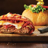 Nuestra Legendaria Pizzaburger