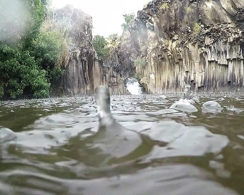 A fabulous tour in the Golan Heights. The Natural Beauty and Pristine wilderness site, the Hexagon pools in the Golan Heights. 