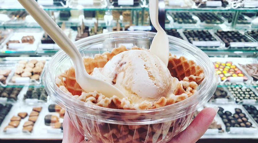 One Minute Sweets & Ice Cream Shop