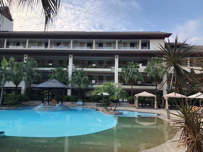 Mission Hills Resort Shenzhen Pool: Pictures & Reviews - Tripadvisor