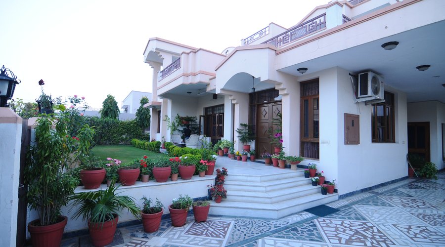 The entry to Jaipur Friendly Villa...a Homestay of tranquility!