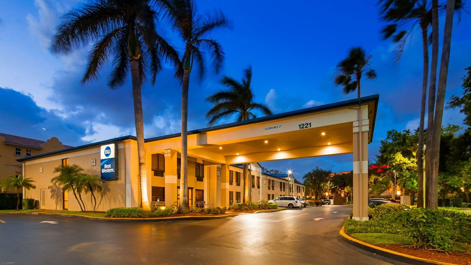 BEST WESTERN PLUS FORT LAUDERDALE AIRPORT CRUISE PORT 93 1 7 7   Exterior 