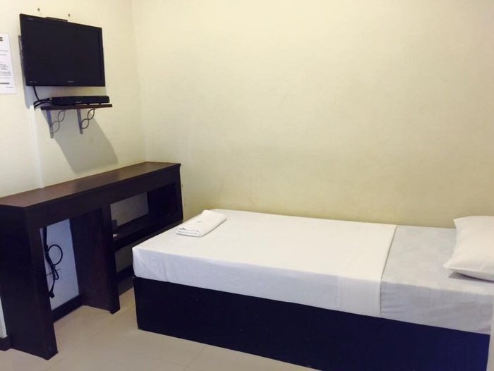 h24-travelers-pod-hotel-reviews-valencia-philippines