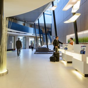 Rezeption und Hotel-Lobby