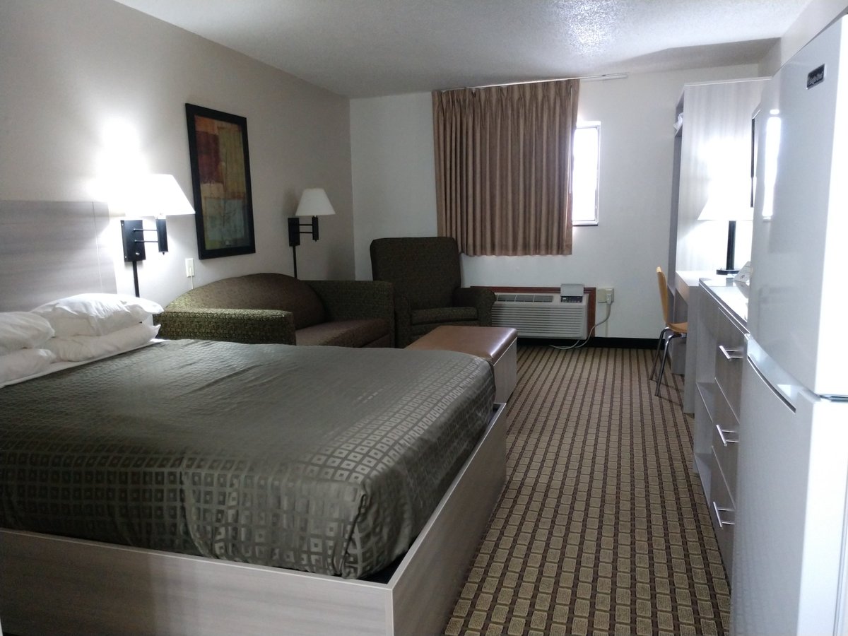 Country Hearth Inn- Maryville Rooms: Pictures & Reviews - Tripadvisor