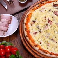 Pizza de presunto alemão