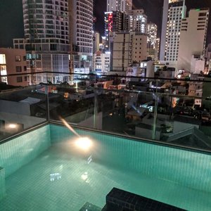 Roof top Pool on 8th Floors.
