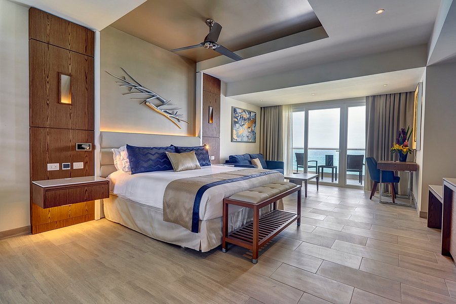Royalton CHIC Suites Cancun Resort & Spa Rooms: Pictures & Reviews