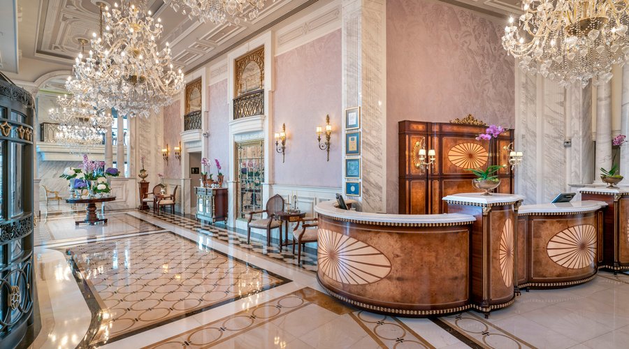 Lobby & Reception