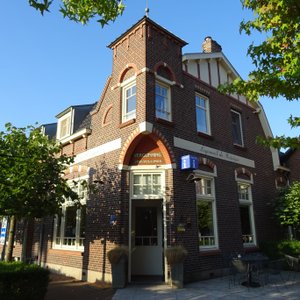 Voorzijde Logement de Reiziger