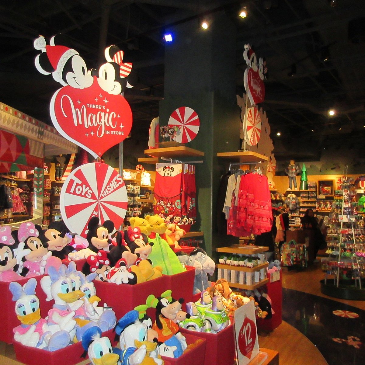 DISNEY STORE CHICAGO: All You Need to Know BEFORE You Go (with Photos)