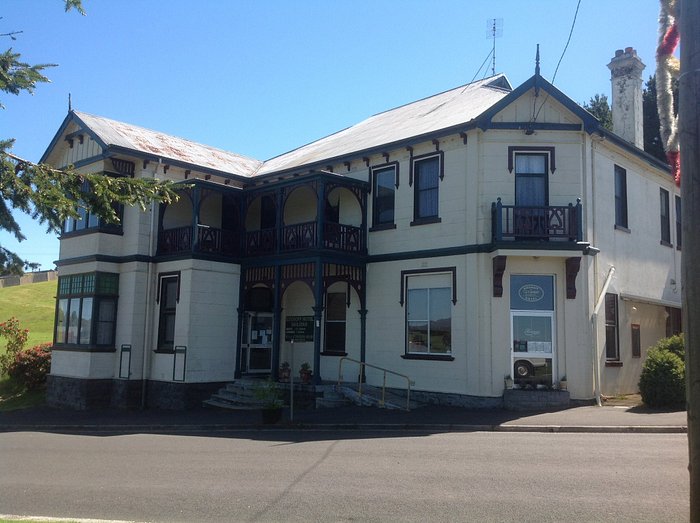 Bischoff Hotel | Waratah, Tasmania Bischoff Hotel | Waratah, Tasmania