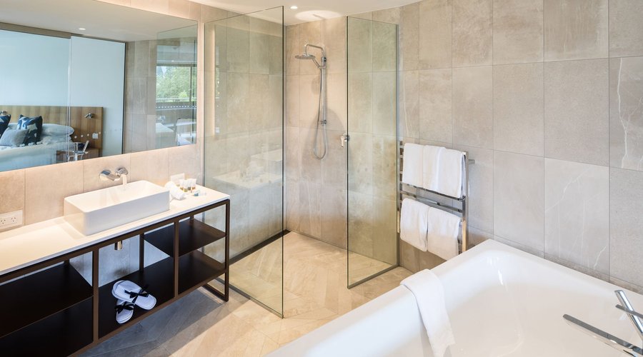 Remarkable Junior Suite Room- Queenstown Luxury Hotel