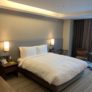 Midi Hotel Busan in Busan, image may contain: Cushion, Home Decor, Furniture, Lamp