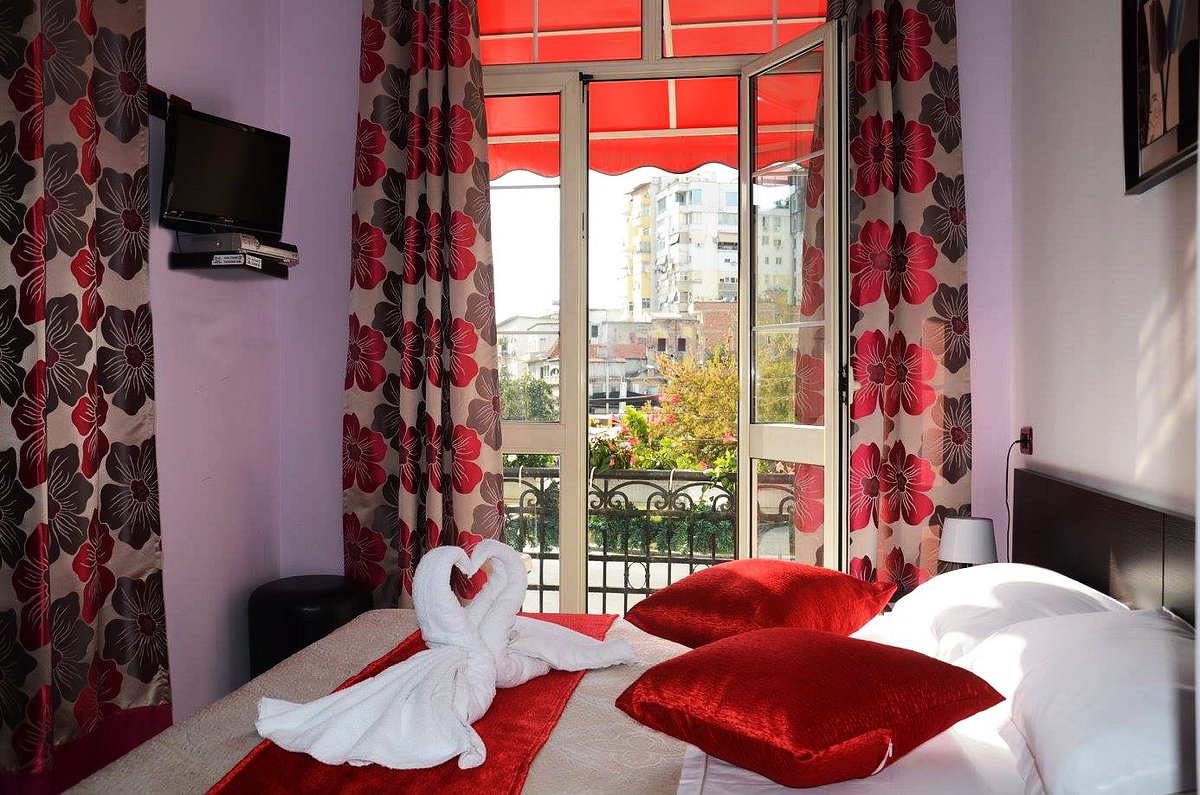 Jolly Hotel, hotel in Tirana